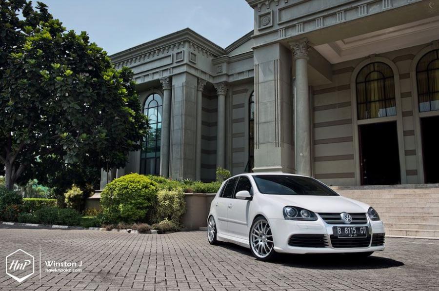  Volkswagen Golf GTi in Asian Tuning 2014 года  (фото 1 из 14)